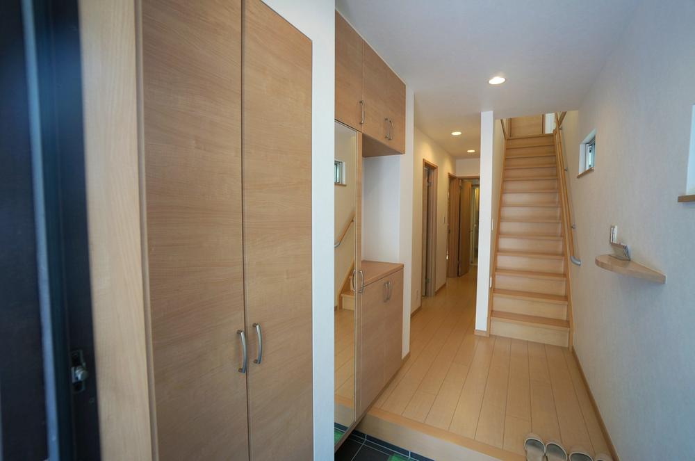 Entrance. Entrance of bright impression Glad when there, Large full-length mirror