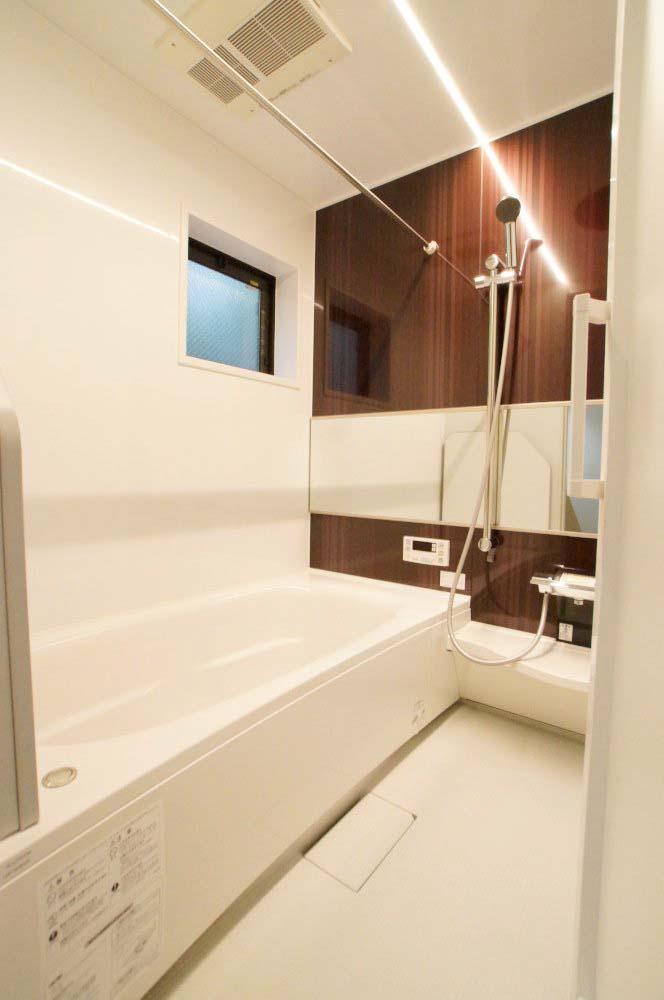 Same specifications photo (bathroom). It will be the construction example of bathroom. It comes with dryer. 