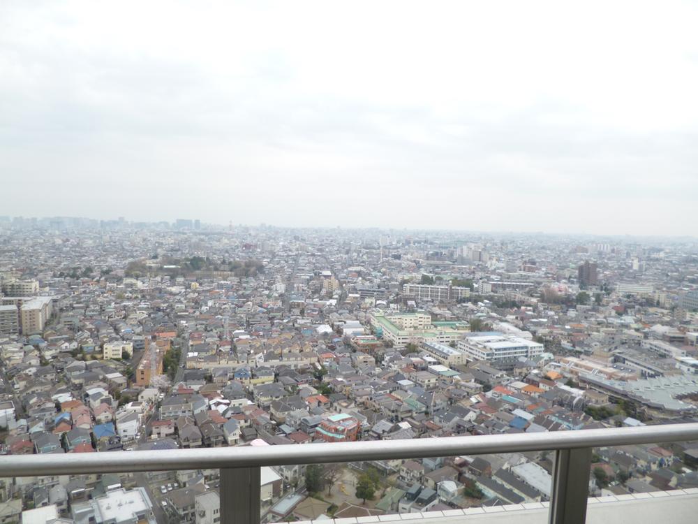View photos from the dwelling unit. View from the balcony. There is no one to block the front of the eye.