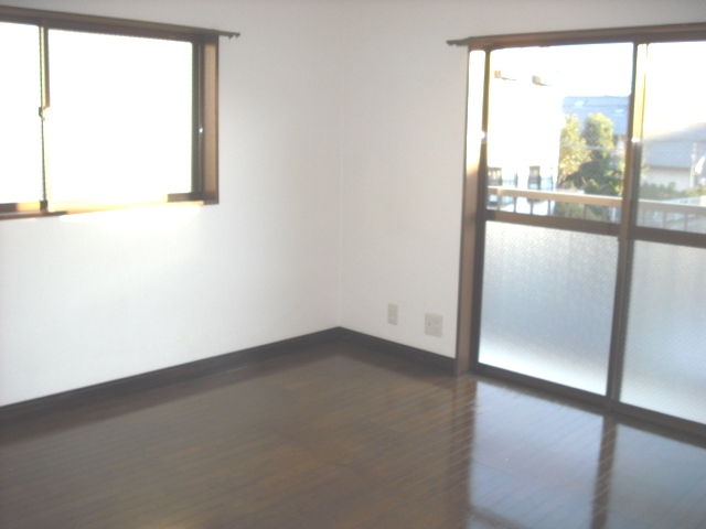 Living and room. This flooring spacious 8 pledge ☆ ☆