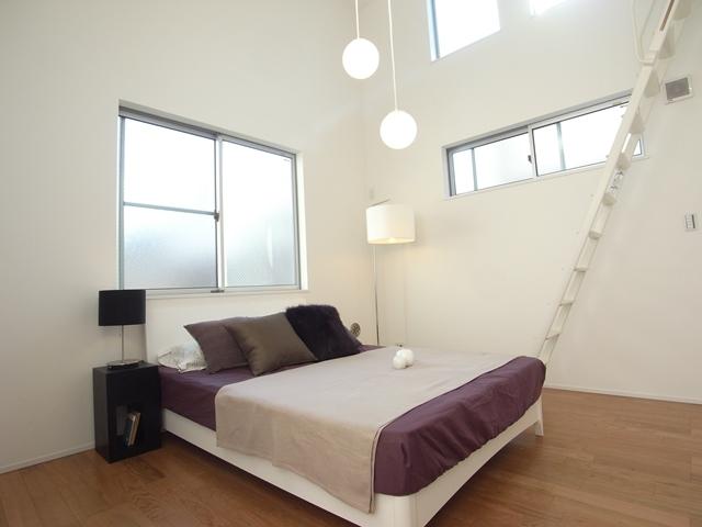 Non-living room. Indoor (12 May 2013) Shooting