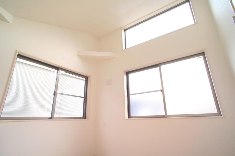 Non-living room. Indoor (12 May 2013) Shooting