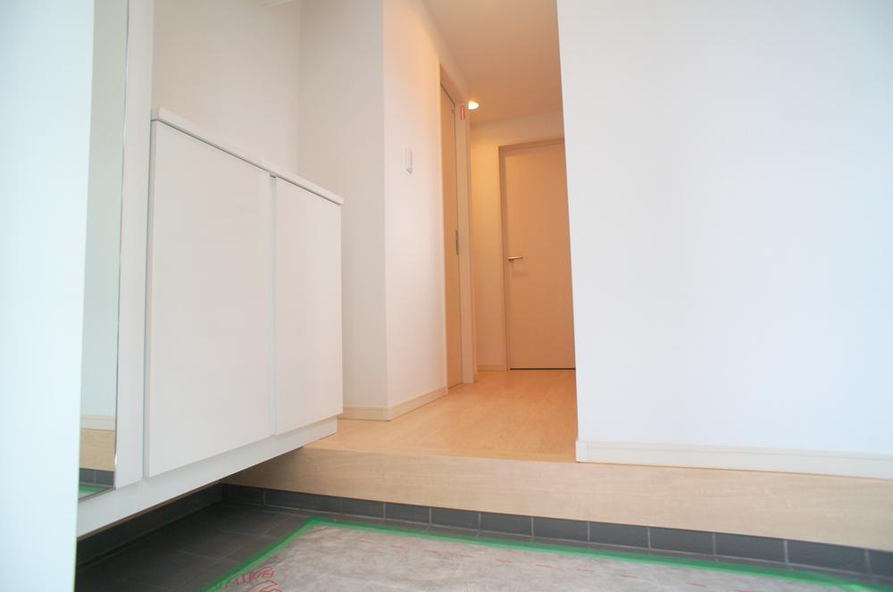 Entrance. Indoor (12 May 2013) Shooting