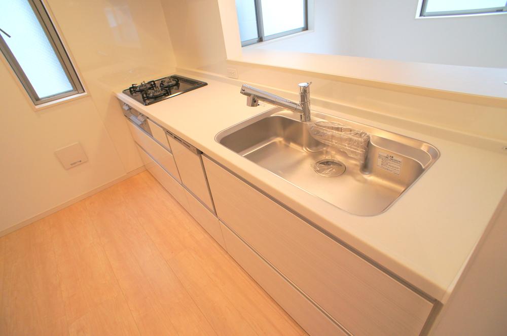 Kitchen. Indoor (12 May 2013) Shooting