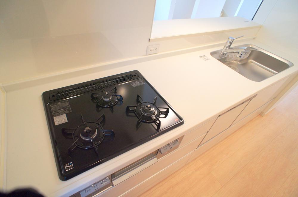 Kitchen. Indoor (12 May 2013) Shooting