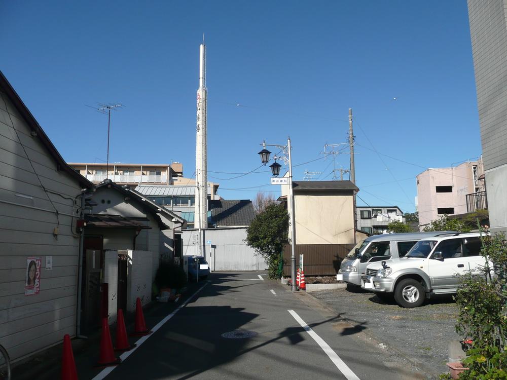 Local photos, including front road. Local (12 May 2013) Shooting