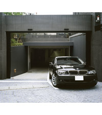 Shared facilities.  [People car separation approach. About 80% min ・ 261 units of parking in all the building] Parking, As there is no worry about that or wet in the rain, To all the building. The entrance of the parking lot, It has established the shutter gate with automatic sensitive card to enhance the safety and crime prevention. A dedicated card and auto-sensing, It opens the shutter gate, Because if you pass closes automatically with a timer, You can operate without having to get down from the car. You can access by elevator from the coach entrance which has been subjected to nestled is to live. (The photograph is an example of a parking can be a car)