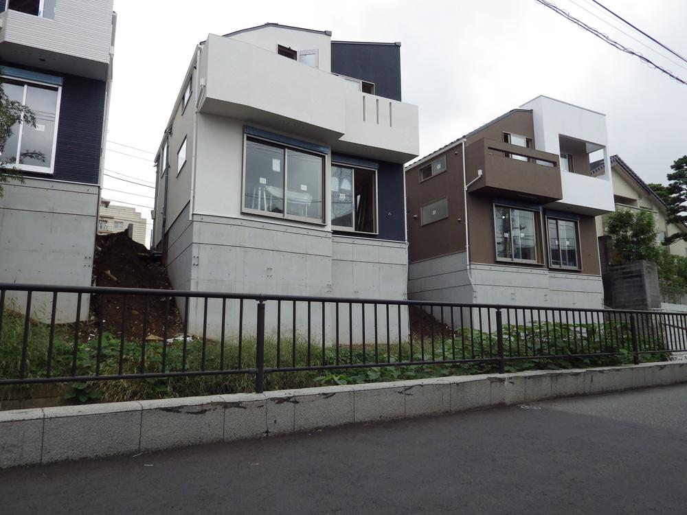 Local appearance photo. Local (10 May 2013) Shooting