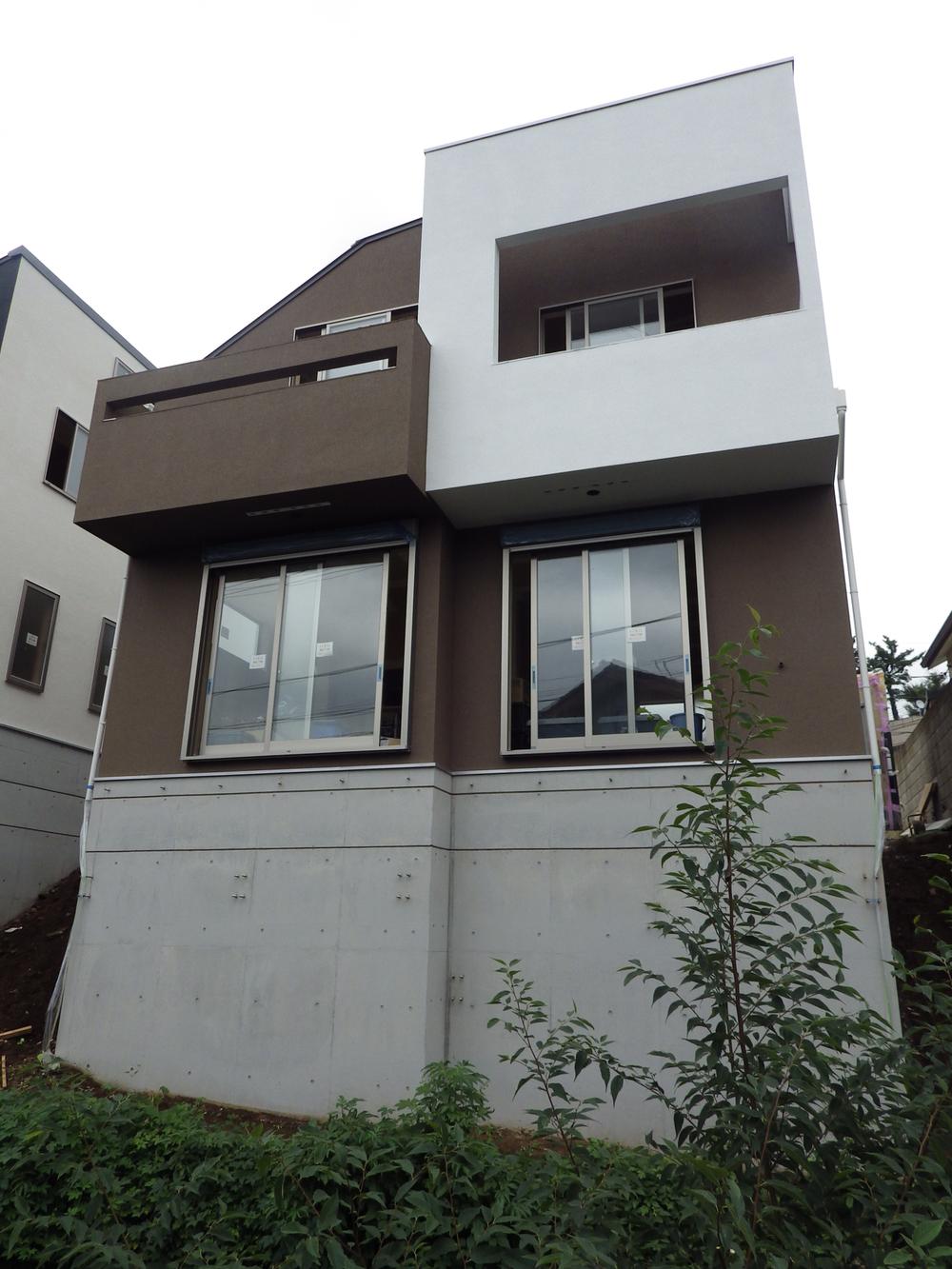 Local appearance photo. Local (10 May 2013) Shooting