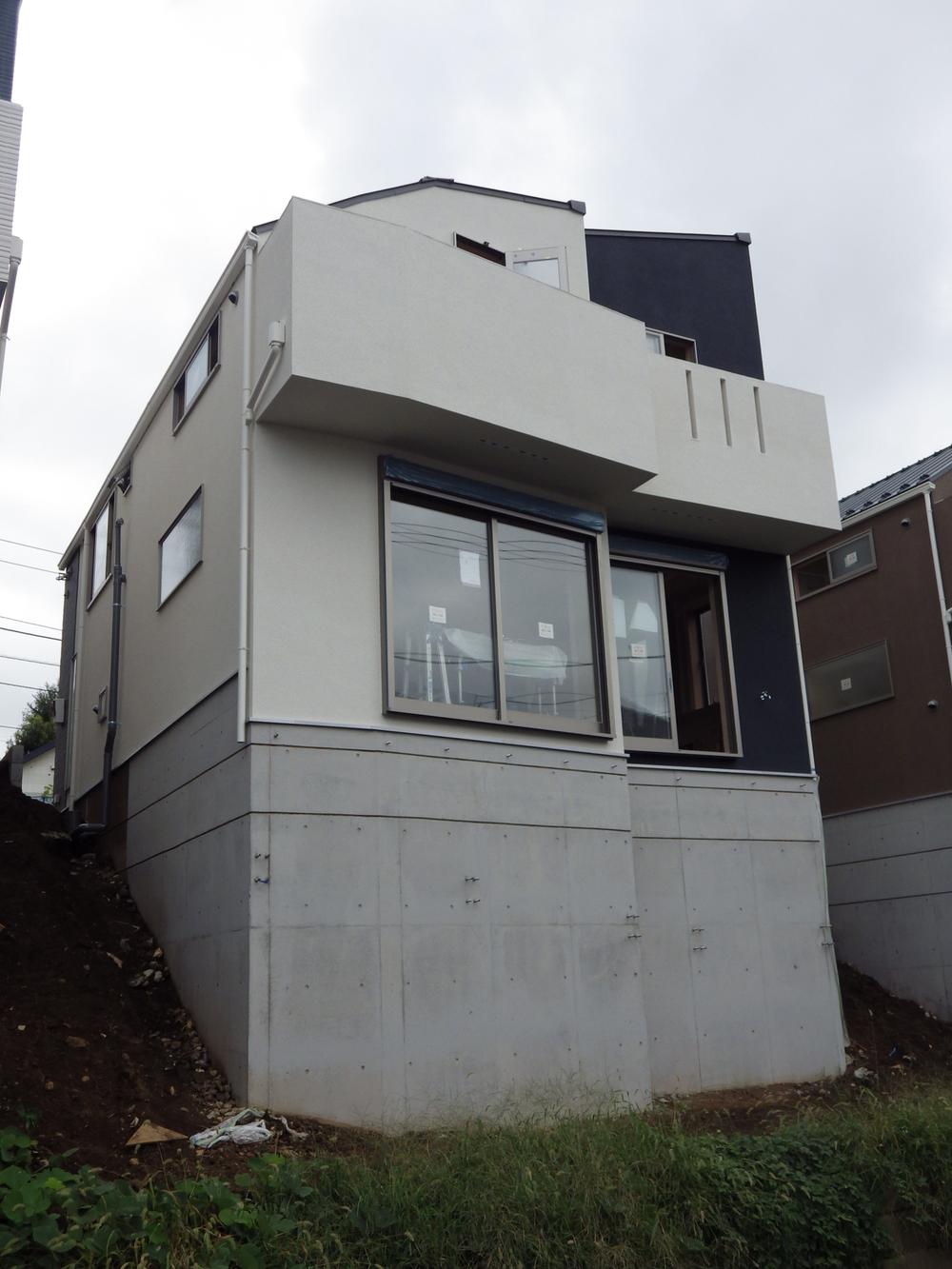 Local appearance photo. Local (10 May 2013) Shooting