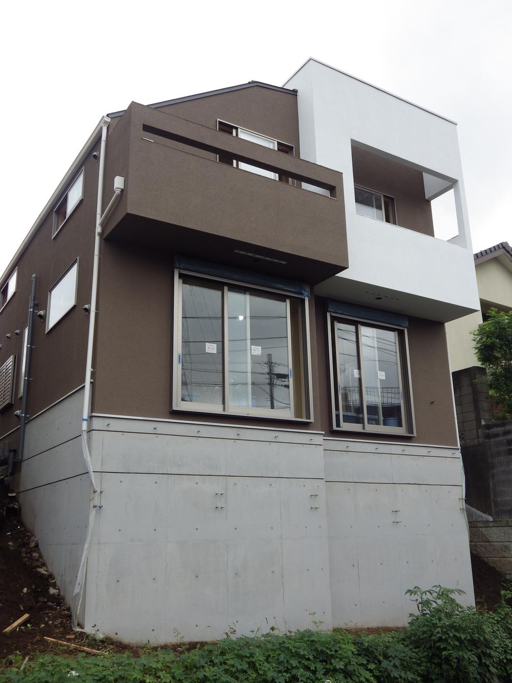 Local appearance photo. Local (10 May 2013) Shooting