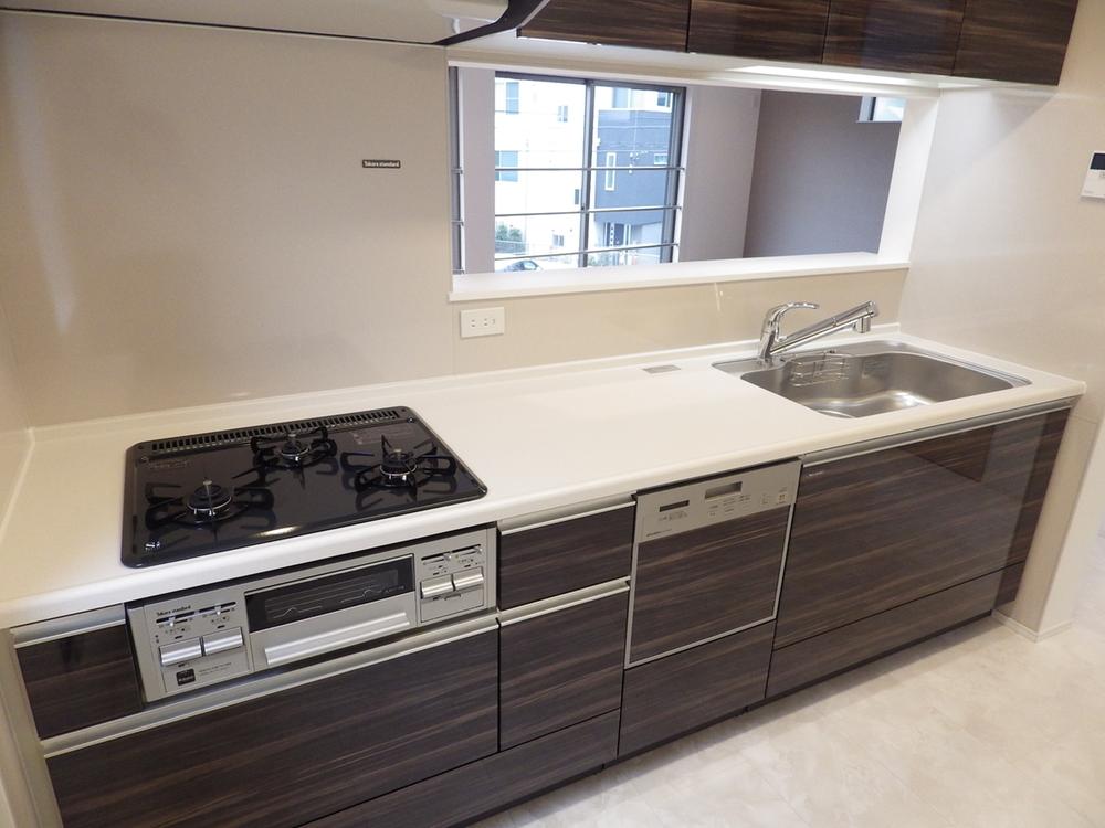 Kitchen. Dark grain pattern begins to brew a sense of luxury B Building Kitchen, Dishwasher, With water purifier