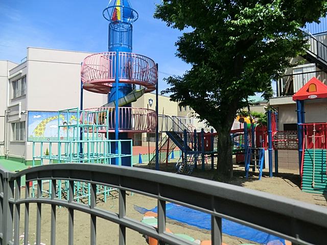 kindergarten ・ Nursery. Madalena ・ Canossa to kindergarten 533m