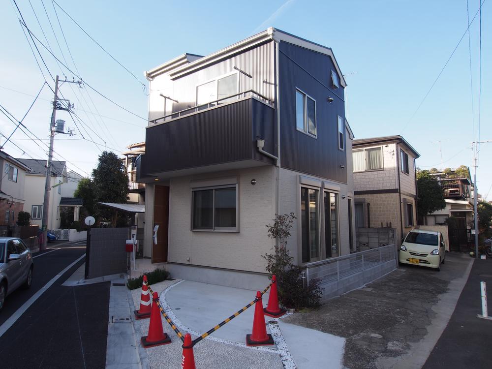 Local appearance photo. Local (12 May 2013) Shooting