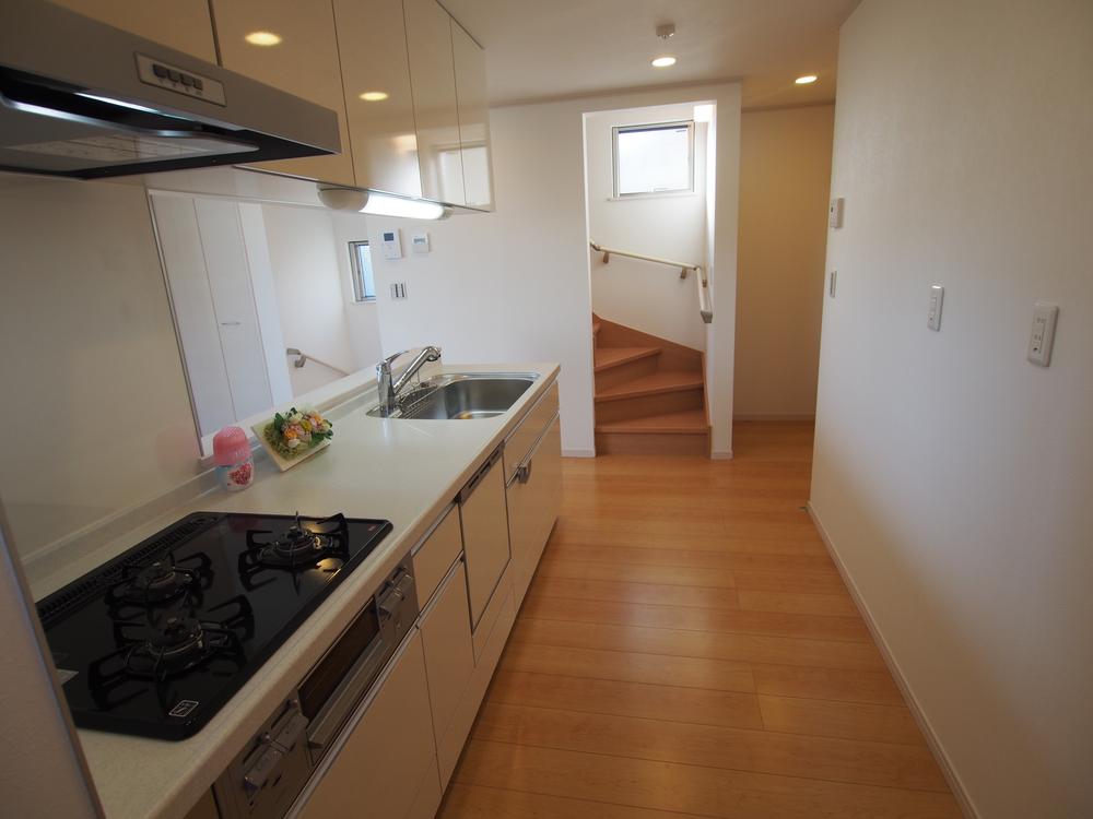 Kitchen. Indoor (12 May 2013) Shooting