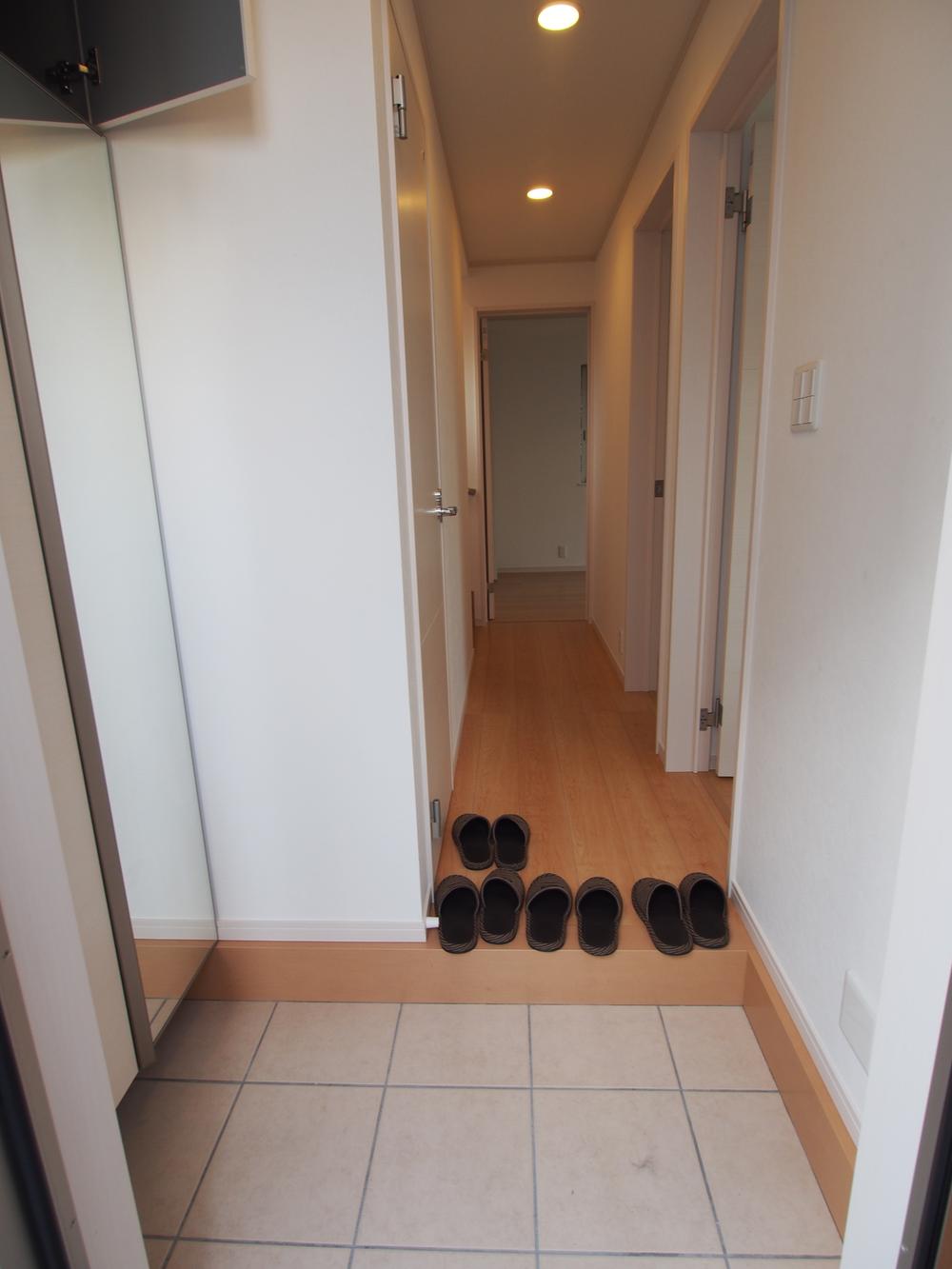 Entrance. Local (12 May 2013) Shooting