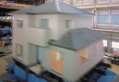 Construction ・ Construction method ・ specification. earthquake, typhoon, fire, You create a dwelling that can be safe even if the unlikely event of. Repeated scientific validation, etc. "Tsukuba Research Laboratories" in the Sumitomo Forestry, While taking advantage of the superior performance that wood has to the fullest to ensure high of dwelling safety in combination with the latest technology. 