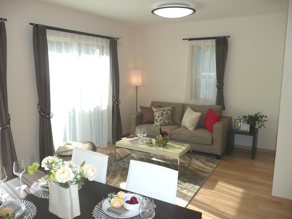 Building 2 LDK is the bright living room there is daylight from about 16.5 quires window. (December 2013) Shooting. Building 2 LDK about 16.5 Pledge