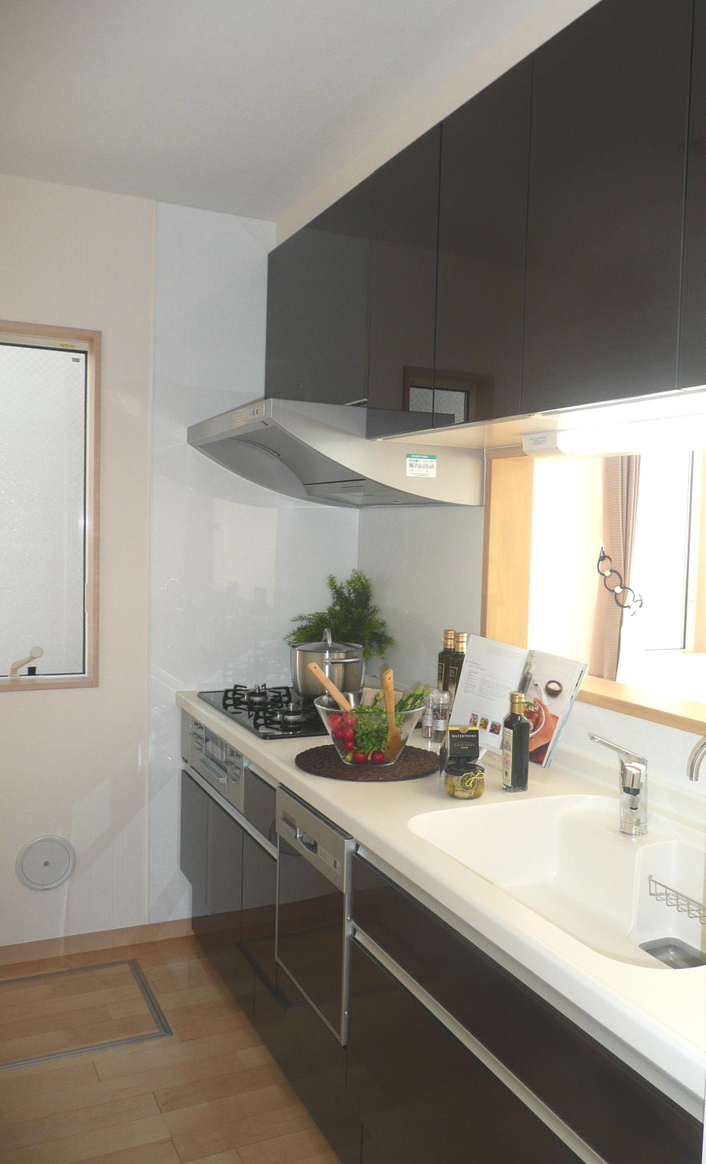 Building 2 Since the kitchen counter kitchen, Living overlooks while cooking. (December 2013) Shooting. Building 2 kitchen