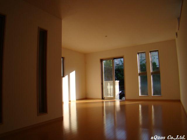 Same specifications photos (living). Same specifications