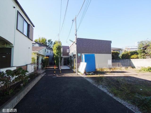 Local photos, including front road. Frontal road