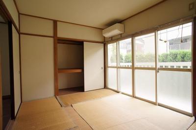 Living and room. ☆ Facing south!