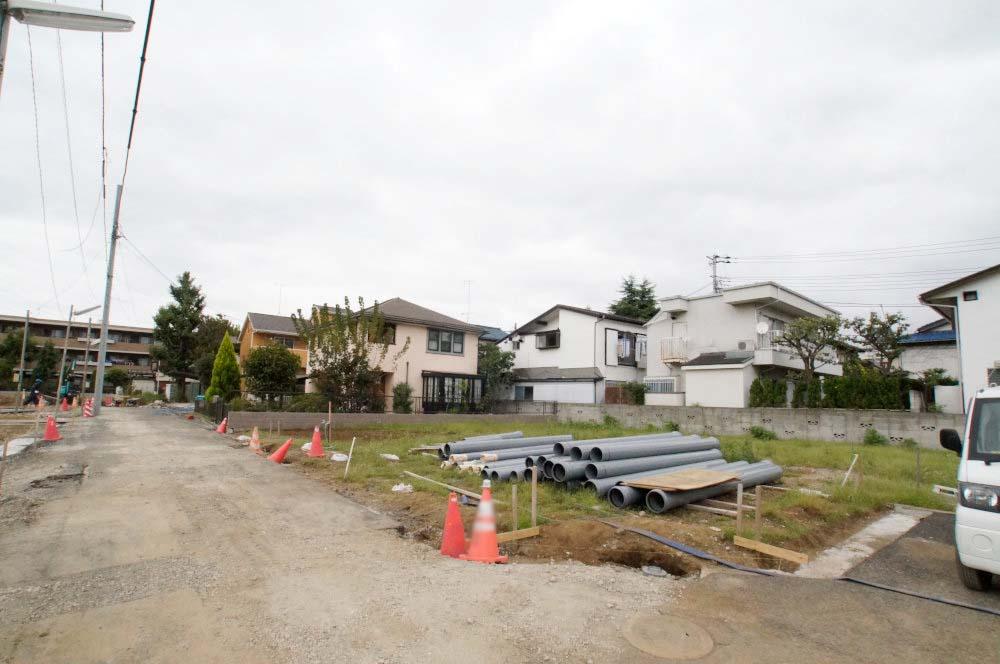 Local photos, including front road. Keio Line "Osan Chitose" station, Inokashira is possible for the "Kugayama" Station Both Station furnace. 