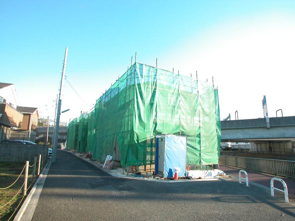 Local appearance photo. Local (12 May 2013) Shooting