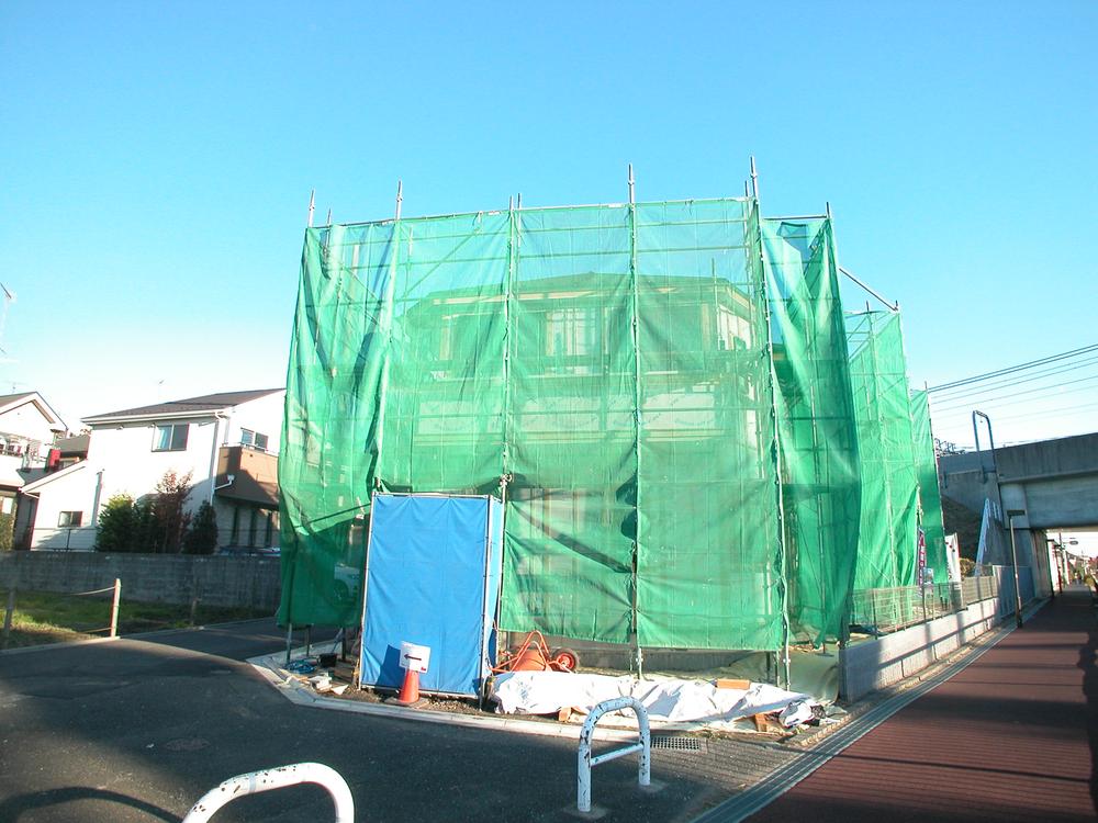 Local appearance photo. Local (12 May 2013) Shooting