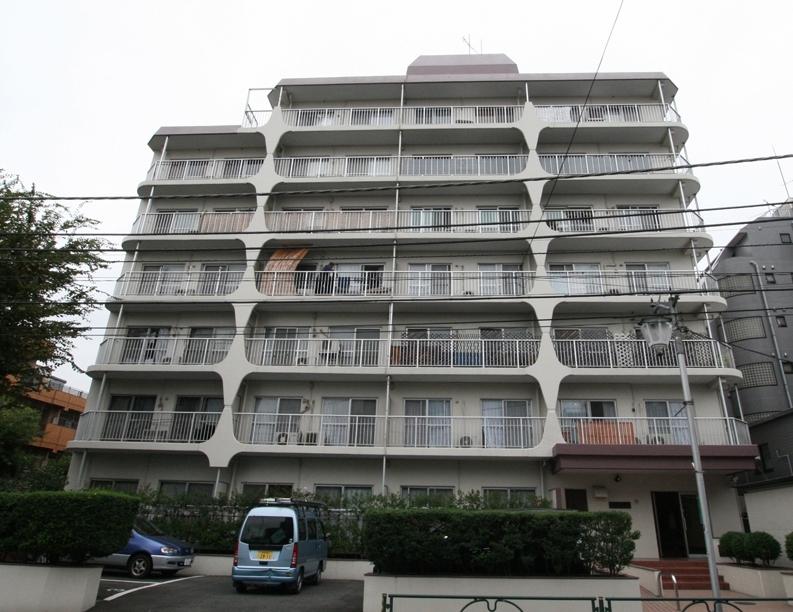 Local appearance photo. Local (11 May 2013) Shooting