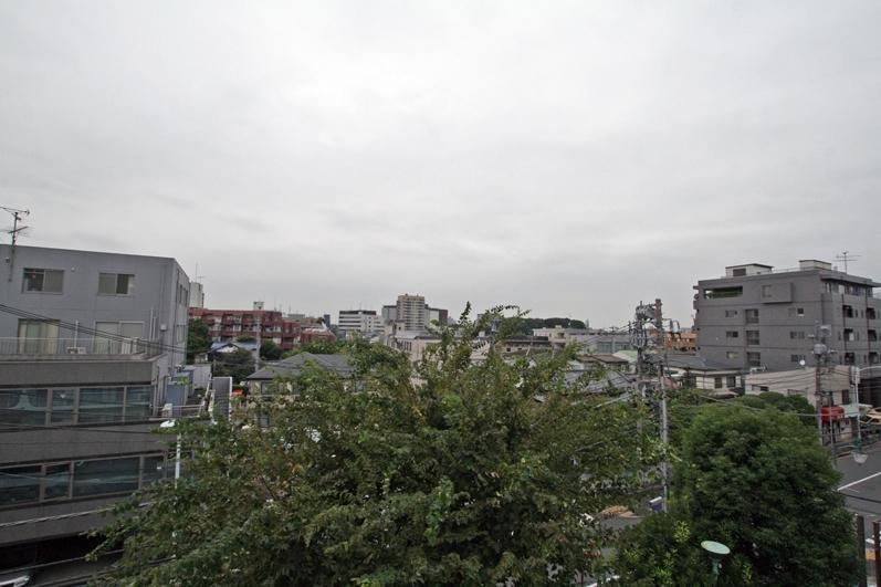 View photos from the dwelling unit. View from the site (November 2013) Shooting