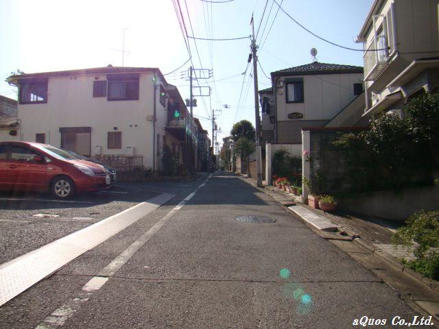 Local photos, including front road. Local (11 May 2013) Shooting