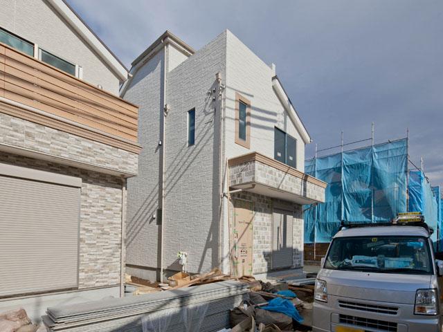 Local appearance photo. Local (12 May 2013) Shooting