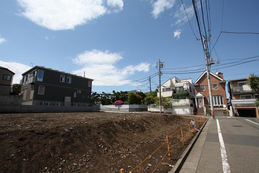 Local land photo. Because it is a hill, Also increase the degree of freedom of the floor plan