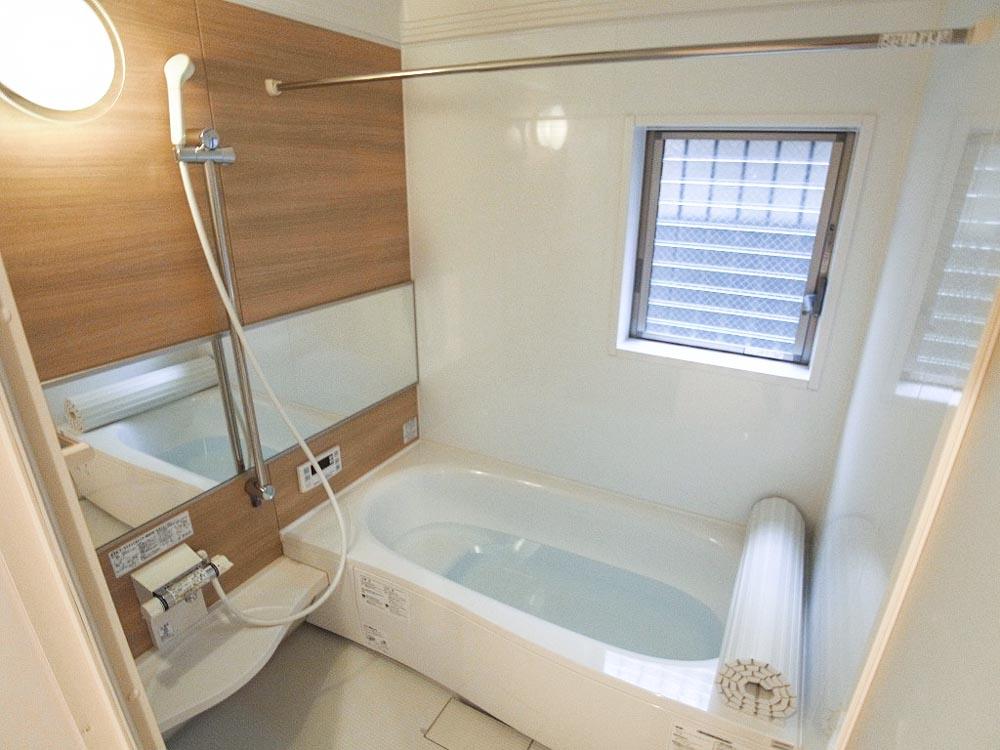 Same specifications photo (bathroom). Bathroom construction cases