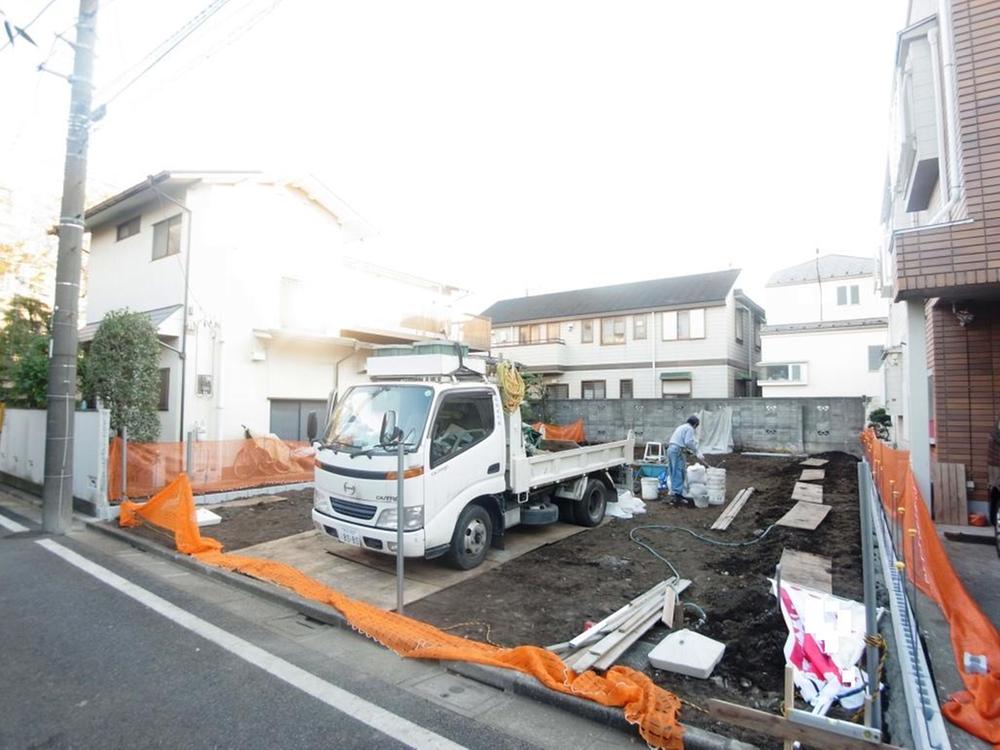 Local land photo. Local (11 May 2013) is in after shooting dismantling construction. 