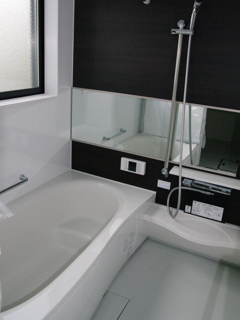 Bathroom. Indoor (10 May 2013) Shooting