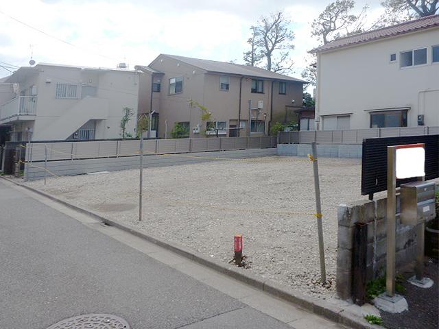 Local photos, including front road. Local (April 2013) Shooting