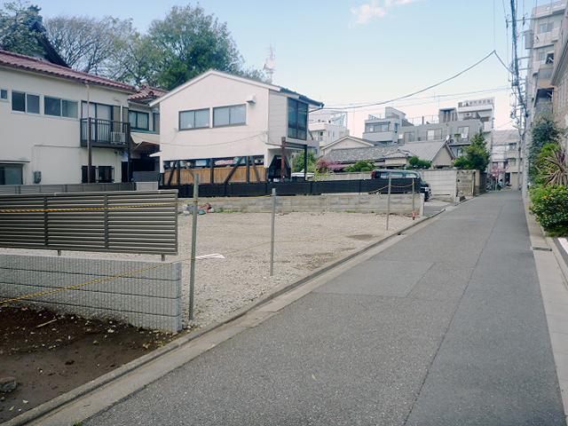 Local photos, including front road. Local (April 2013) Shooting