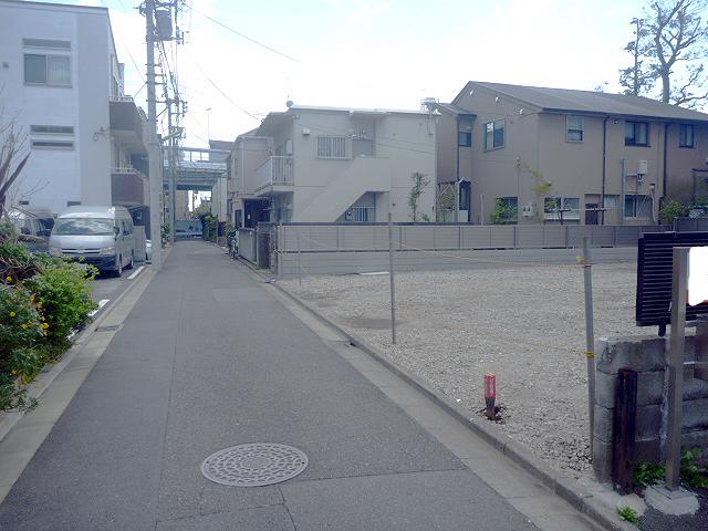 Local photos, including front road. Local (April 2013) Shooting