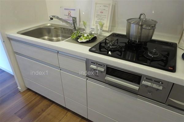 Kitchen. Gas 3-neck easy-to-use kitchen