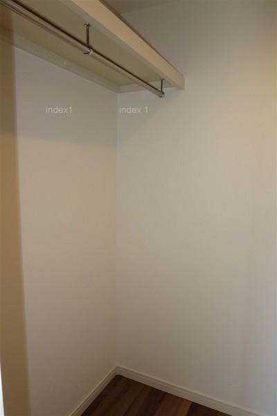 Receipt. The installed storage space in Western-style ・ Walk-in closet is