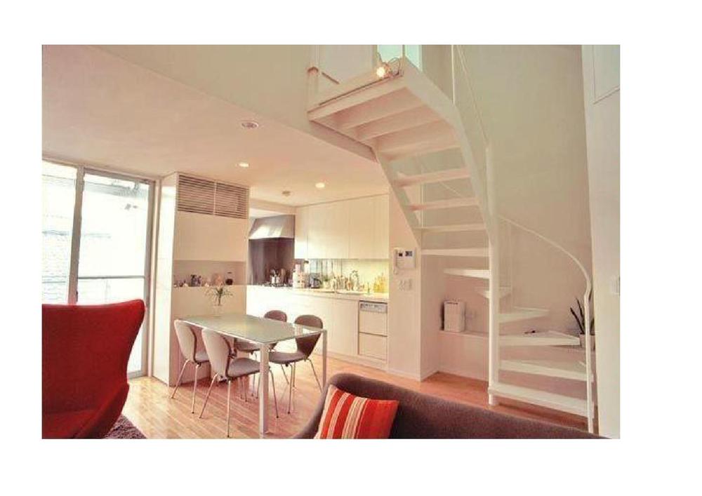 Kitchen. Indoor (12 May 2013) Shooting The kitchen is made-to-order With dishwasher, Also housed wealth around the kitchen