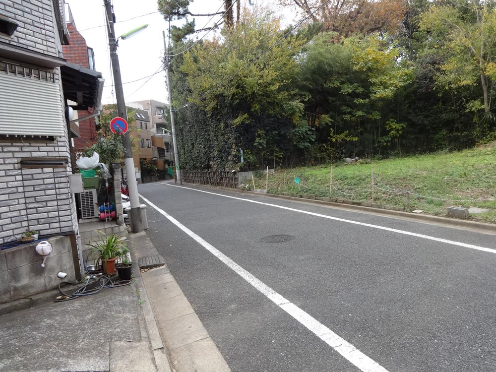 Local photos, including front road. Local (11 May 2013) Shooting