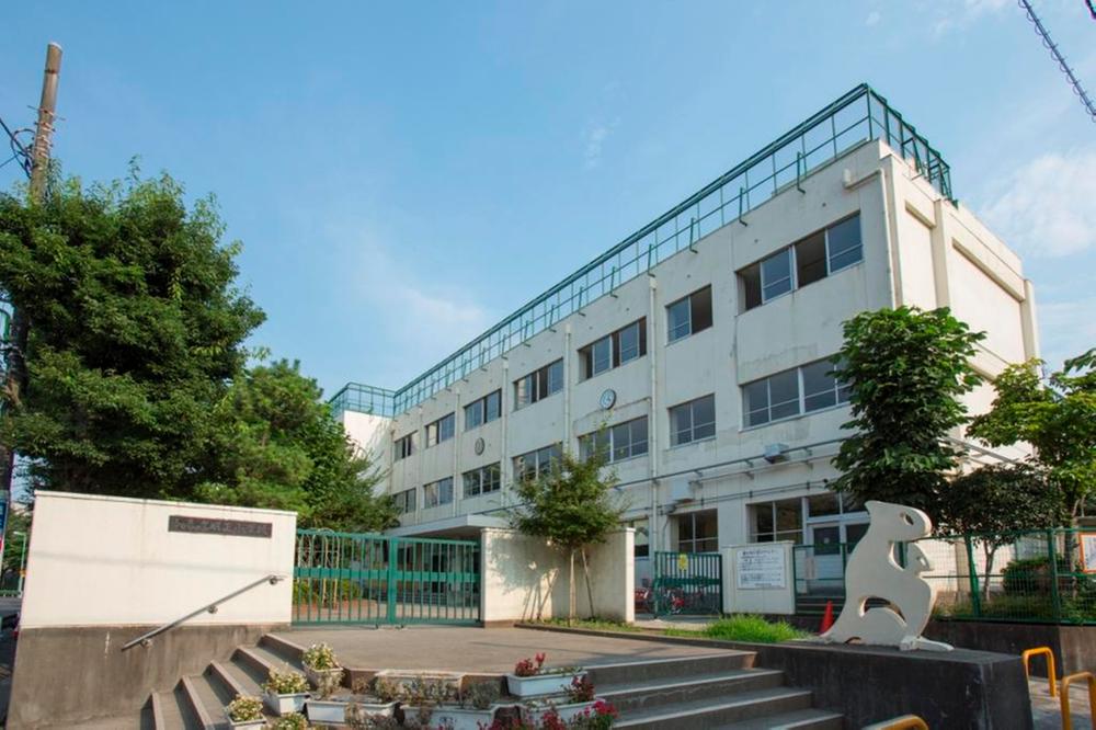 Primary school. Ward Akimasa until elementary school 1410m