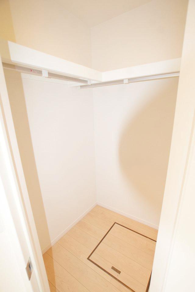 Same specifications photos (Other introspection). It becomes the example of construction of the housing.