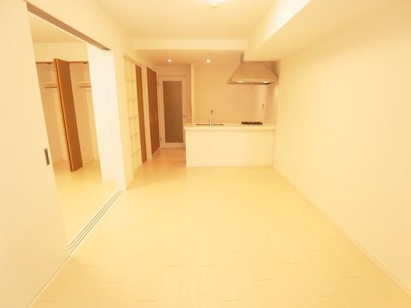 Living. Administrative expenses: 9300 yen / Month repair reserve: 9860 yen / Month Parking: 21000 yen / Month