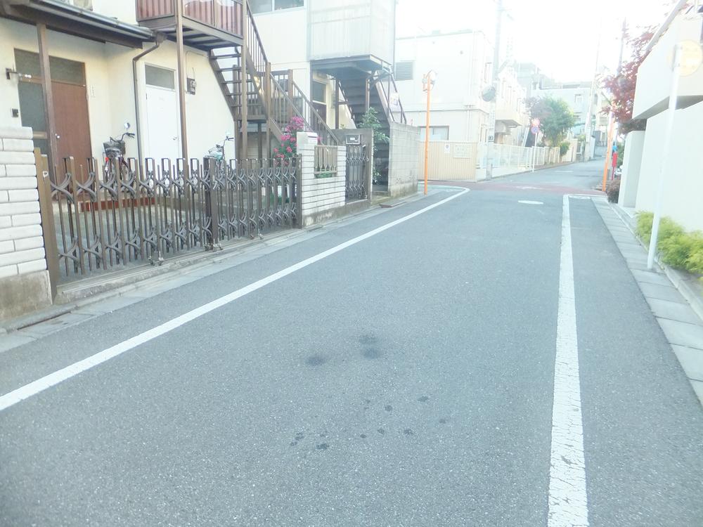 Local photos, including front road. Local (12 May 2013) Shooting