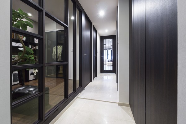  [Entrance hall] Glass lattice of Western-style (2), Design to the attention of the living room door