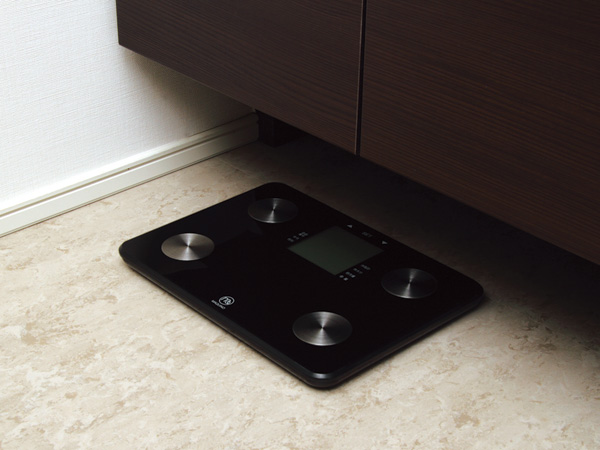 Bathing-wash room.  [Health meter yard] At the bottom of the vanity, Ensure a dedicated space to health meter fits neat. It was conscious aesthetic appearance of vanity room.